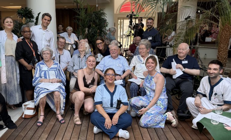 À l’EHPAD ! : LES CANDIDATS A LA PRÉSIDENTIELLE 2027 FACE AUX QUESTIONS LIBRES ET SANS FILTRE DE NOS AÎNÉS